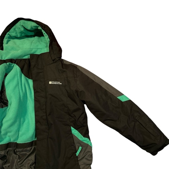 Warm & Durable Winter Jacket for Ages 9-10 by Mountain Warehouse! - Picture 6 of 6